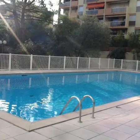 Grand Piscine Jardins Du Luxembourg 2eme Etage