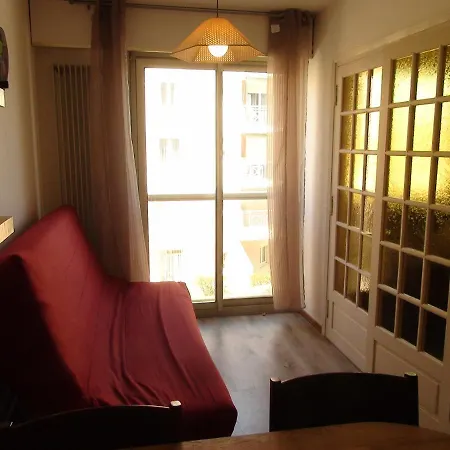 Grand Piscine Jardins Du Luxembourg 2eme Etage Apartment Hyeres
